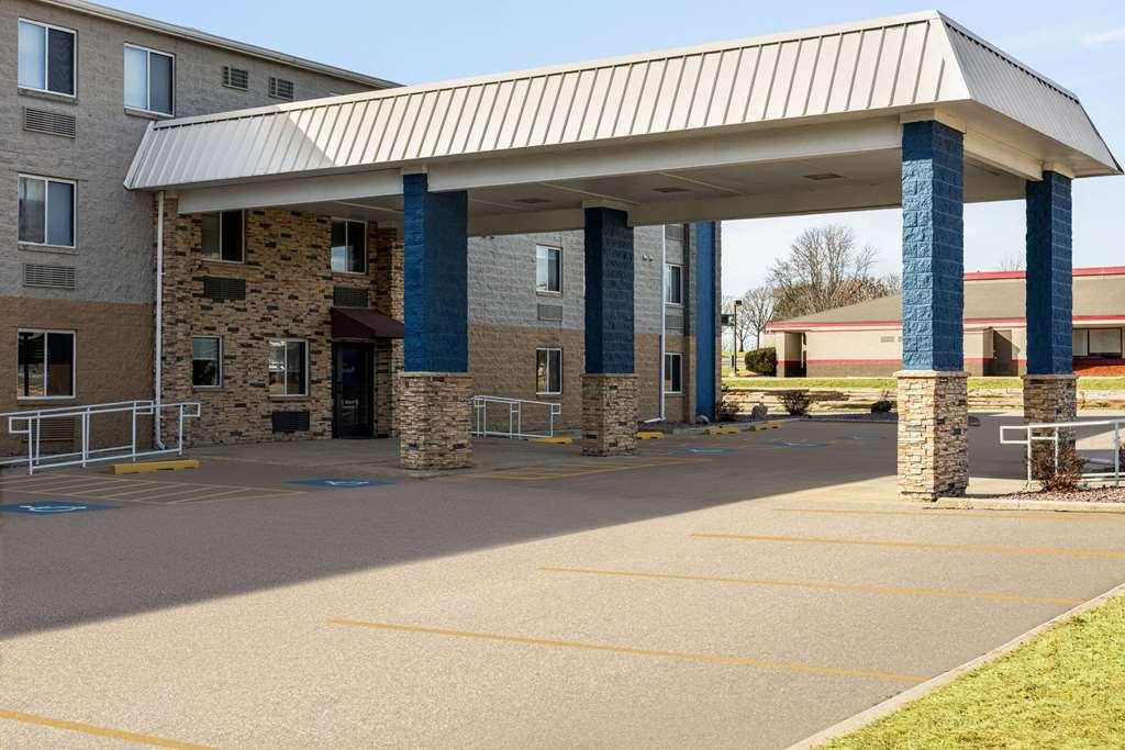 Americinn By Wyndham Madison Wi Esterno foto